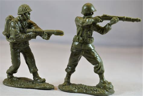 Classic Toy Soldiers World War II US Infantry Set 1 Green – MicShaun's Closet