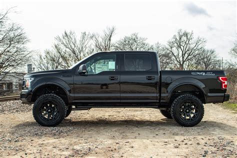 Ford Raptor 2022 Lifted Black