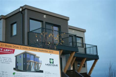 SMPLyMod Prefab Duplex Harnesses Energy-Efficient Design in Canada's Cold Northwest Territories