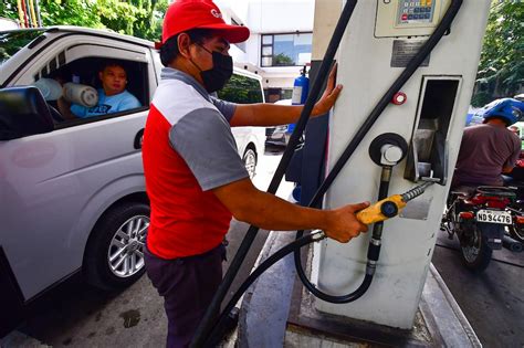 Oil prices projected to rise for 2nd straight week | ABS-CBN News