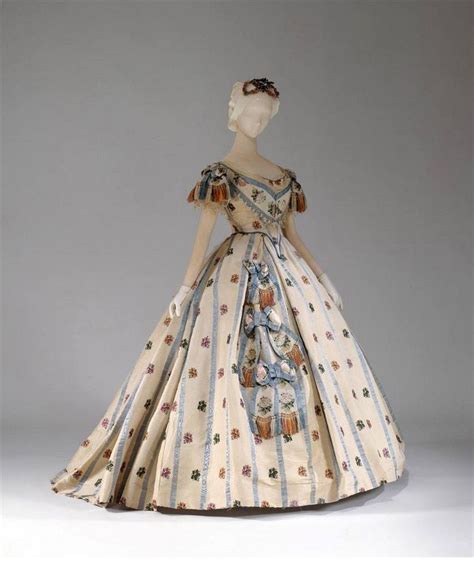 1861-1862, USA. Silk ball gown. MET Museum. | Vintage dresses, Historical dresses, Historical ...