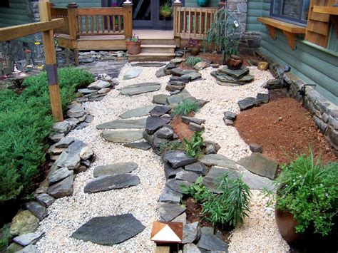 20 Tranquil Japanese Garden Backyard Designs