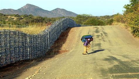 'We cut it in 5 minutes' Zimbabwean border jumpers laugh at new R37m ...