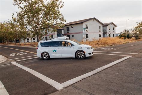 Waymo explains what its self-driving cars should do when pulled over - CNET