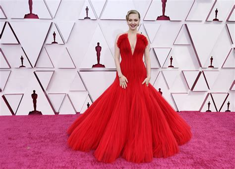 Oscars Red Carpet 2021: The Best Looks from the Oscars Red Carpet - FASHION Magazine