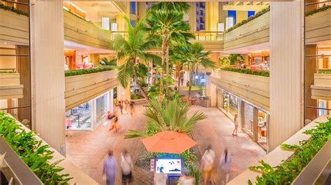 Waikiki Beach Restaurants | The Buffet at Hyatt