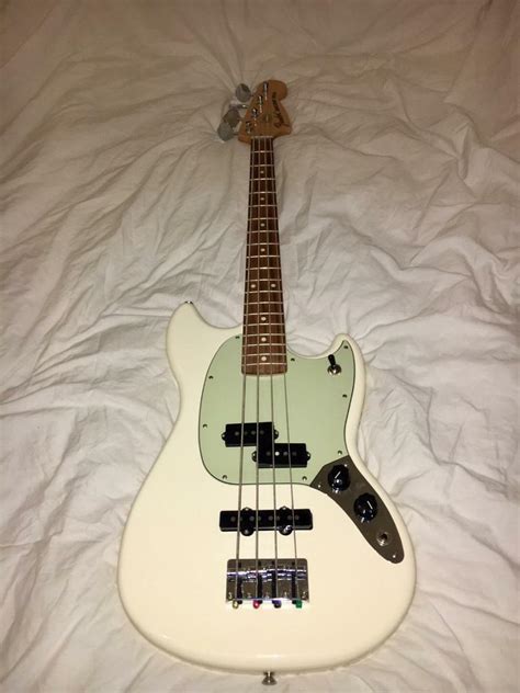 Fender Mustang, Short Scale Bass Guitar | in Hackney, London | Gumtree