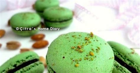 Citra's Home Diary: Pistachio Macarons recipe, Step by Step and Tips