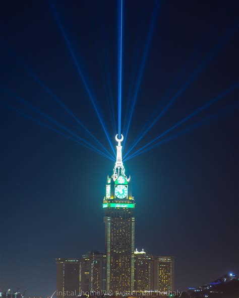 Clock tower at Mecca, Saudi Arabia 🇸🇦 : r/pics