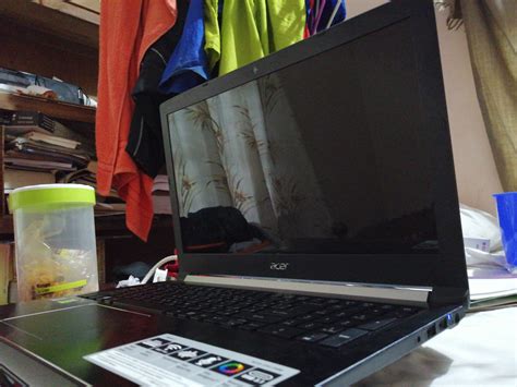 When i switch on the laptop there's a blank screen. How can i fix it?! — Acer Community