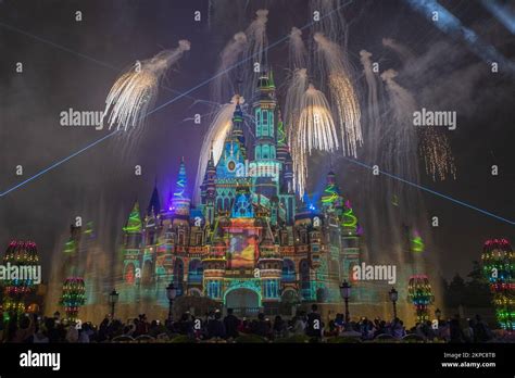 Shanghai Disneyland reopens with fireworks shows and ice sculptures in ...