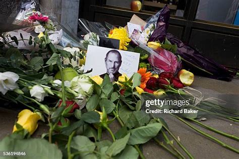 541 Death Of Steve Jobs Stock Photos, High-Res Pictures, and Images - Getty Images