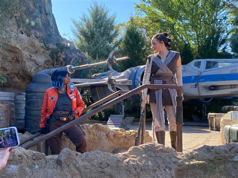 PHOTOS: Star Wars: Galaxy's Edge Characters Appearing in More Locations at Disney's Hollywood ...