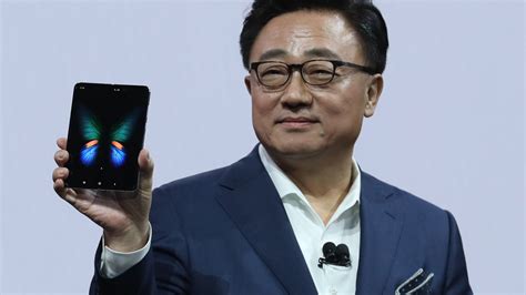 This Is What Samsung's CEO Just Said About How Badly He Got It Wrong on the Galaxy Fold | Inc.com