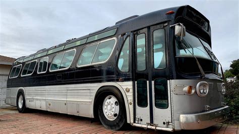 One Of The Greatest GM Transit Buses Ever Would Make A Great RV