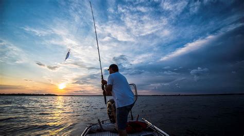 6 Tips for Night Fishing - iOutdoor Night Fishing Adventures