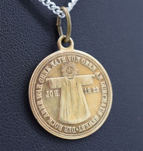 The Seamless robe of Jesus Medal Holy Robe Pendant – Charmantiques