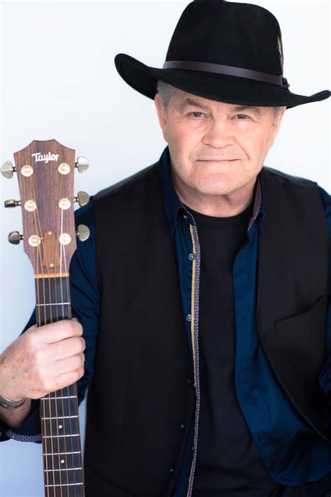 Micky Dolenz on How The Monkees Went from TV Band to Real-Life Band ...