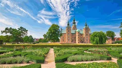 Rosenborg Palace | The most extraordinary castle in Northern Europe