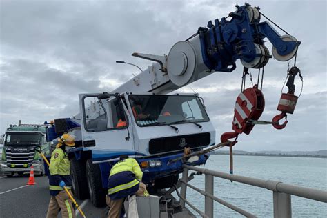 SunLive - Tauranga Harbour Bridge lane closes for repairs - The Bay's News First