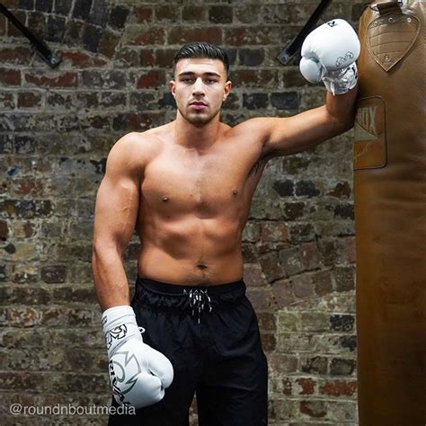 Tommy Fury at todays media workout at the @henriettastreetgym in ...