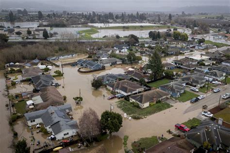 AP PHOTOS: Storms lash California with more rain, high surf - The San ...