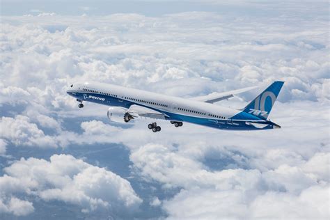 SNAFU!: Boeing 787-10 Dreamliner Completes First Flight