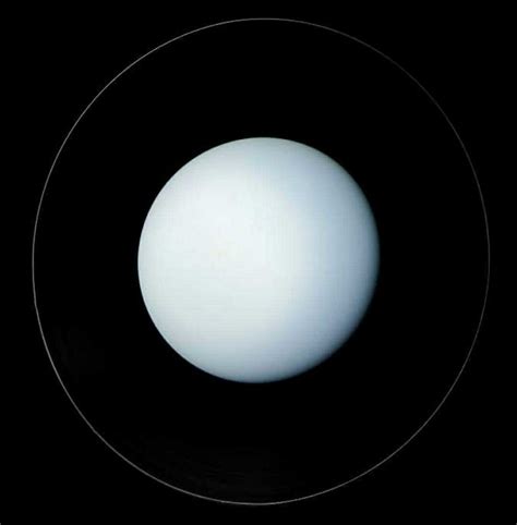 Uranus has also rings. Seen by Voyager 2 in 1986. : r/pics