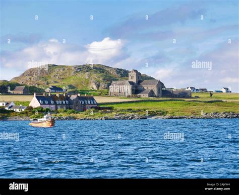 Iona abbey architecture stone hi-res stock photography and images - Alamy