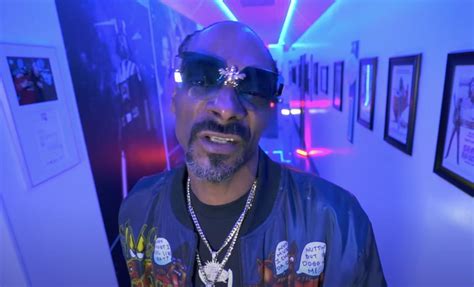 Image gallery for Snoop Dogg: Gang Signs (Music Video) - FilmAffinity