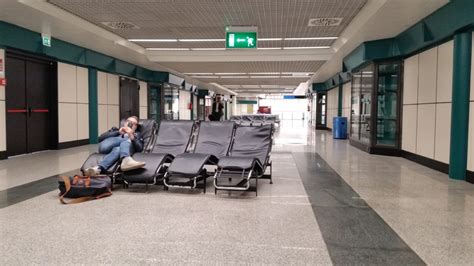 Rome Fiumicino Airport Guide (FCO) - Sleeping in Airports