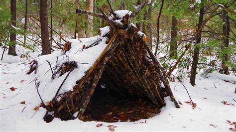 How To Build A Survival Winter Shelter To Get You Through the Night