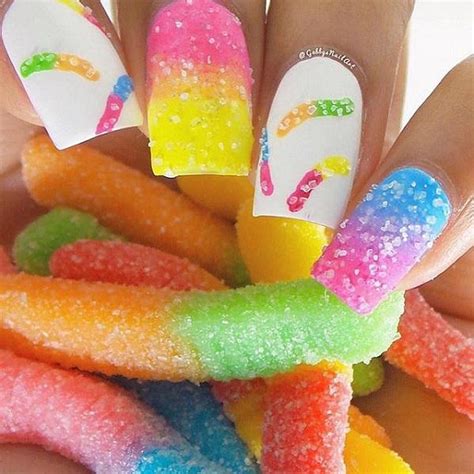 40+ Fabulous Gradient Nail Art Designs | Art and Design