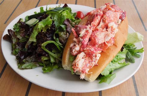 Where to Find the Best New England Lobster Roll in Winter - New England Today