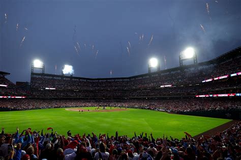 Citizens Bank Park : Charting the dimensions and capacity of the Philadelphia Phillies home stadium