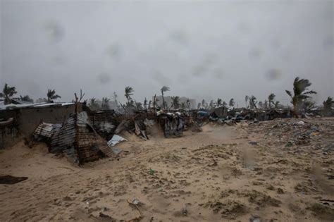 In Pictures: Cyclone Eloise displaces thousands in Mozambique | Weather News | Al Jazeera