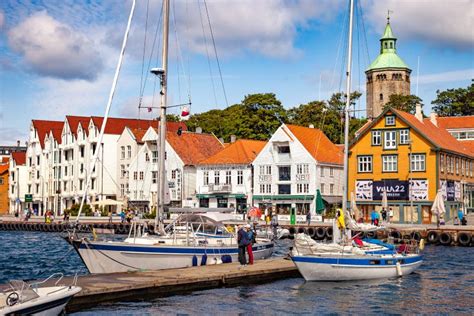 Città di Stavanger fotografia editoriale. Immagine di barra - 66576286