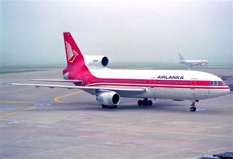 Lockheed L-1011 TriStar. | Lockheed, Vintage airlines, Tristar