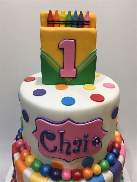 MyMoniCakes: Crayons cake with fondant crayon box topper