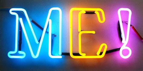 Colorful 'Me !' sign by Lite Neon Brite Studio, via Flickr Cool Neon ...