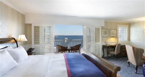 Madison Beach Luxury Hotel, Curio Collection by Hilton