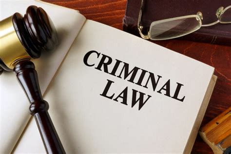 How To Become a Criminal Defense Lawyer - Job Descriptions