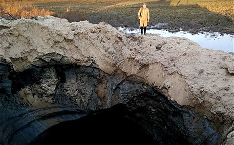 Two new mysterious craters explode on Yamal peninsula - eruption picked ...