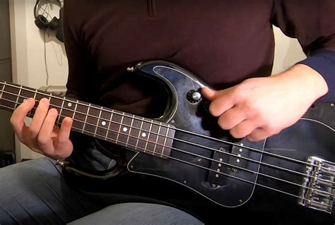 Best Left Handed Bass Guitars Guide - Guitar Space