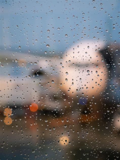 Raining night flight at Kansai International Airport, Osaka : r/raining