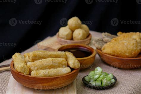 Pempek palembang, traditional indonesian food 11236011 Stock Photo at ...