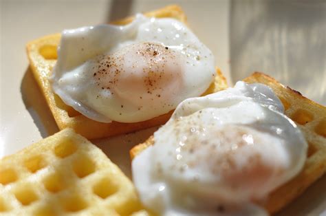 34 Best Waffle Toppings From Sweet To Savory - Recipes.net