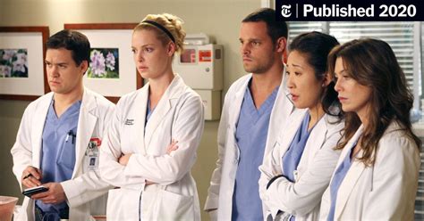 Comfort Viewing: Why I Still Love ‘Grey’s Anatomy’ - The New York Times