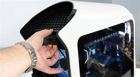 Alienware Aurora R15 Gaming PC Review: Re-Designed For Peak Performance | HotHardware