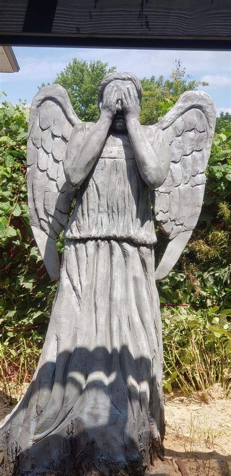 Doctor Who's Weeping Angel | Chainsaw carving, Carving, Weeping angel